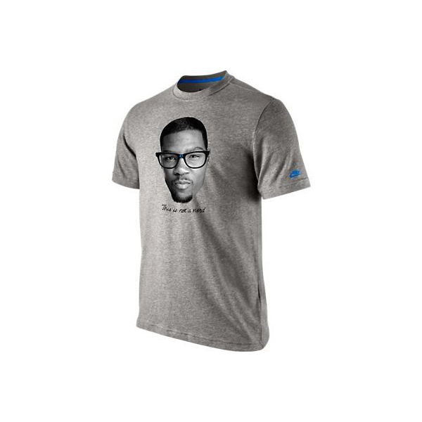 Nike Tee-Shirt KD IS NOT A NERD Gris Nike Tee-Shirt KD IS NOT A NERD Gris